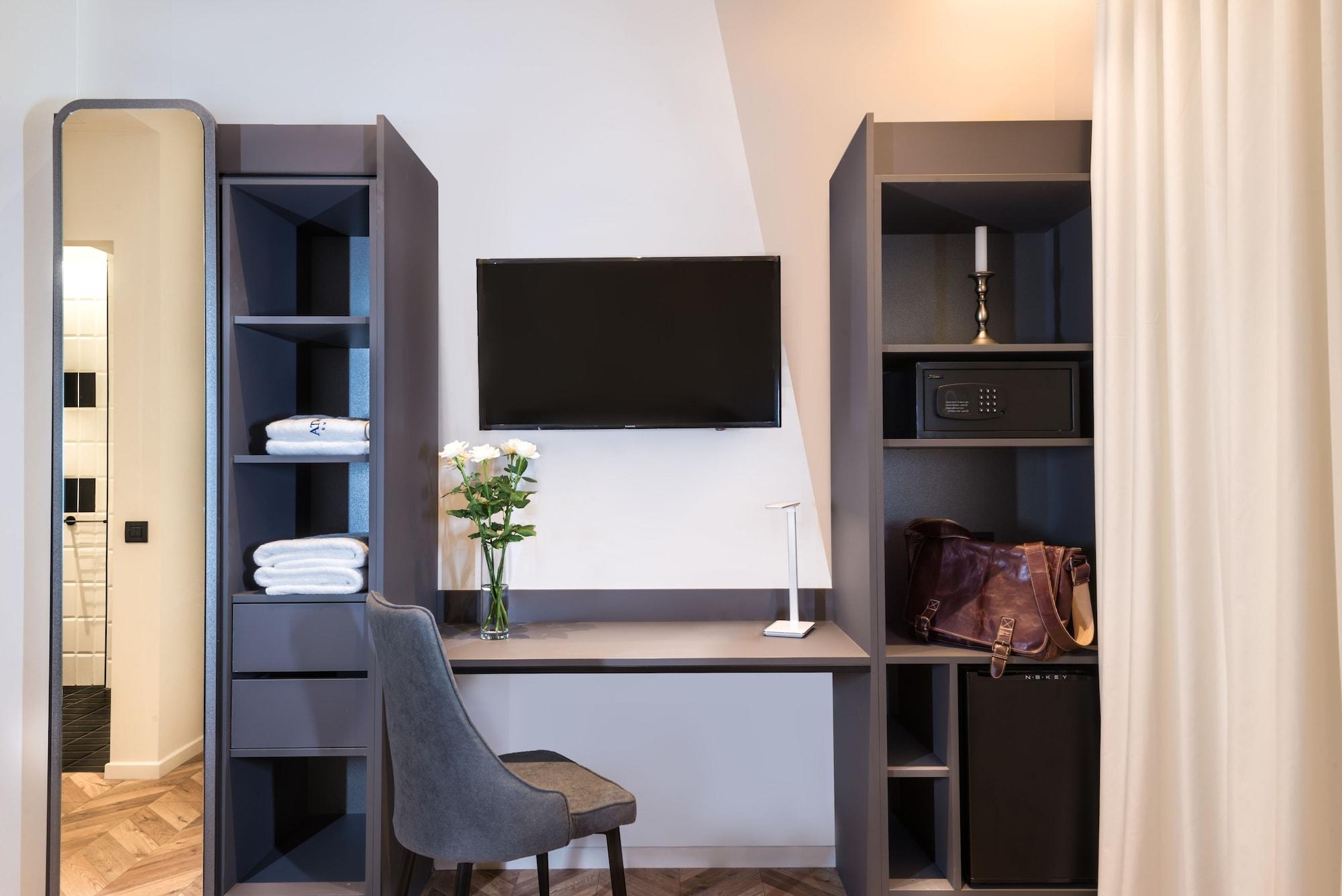 Hotel One Smart 4*